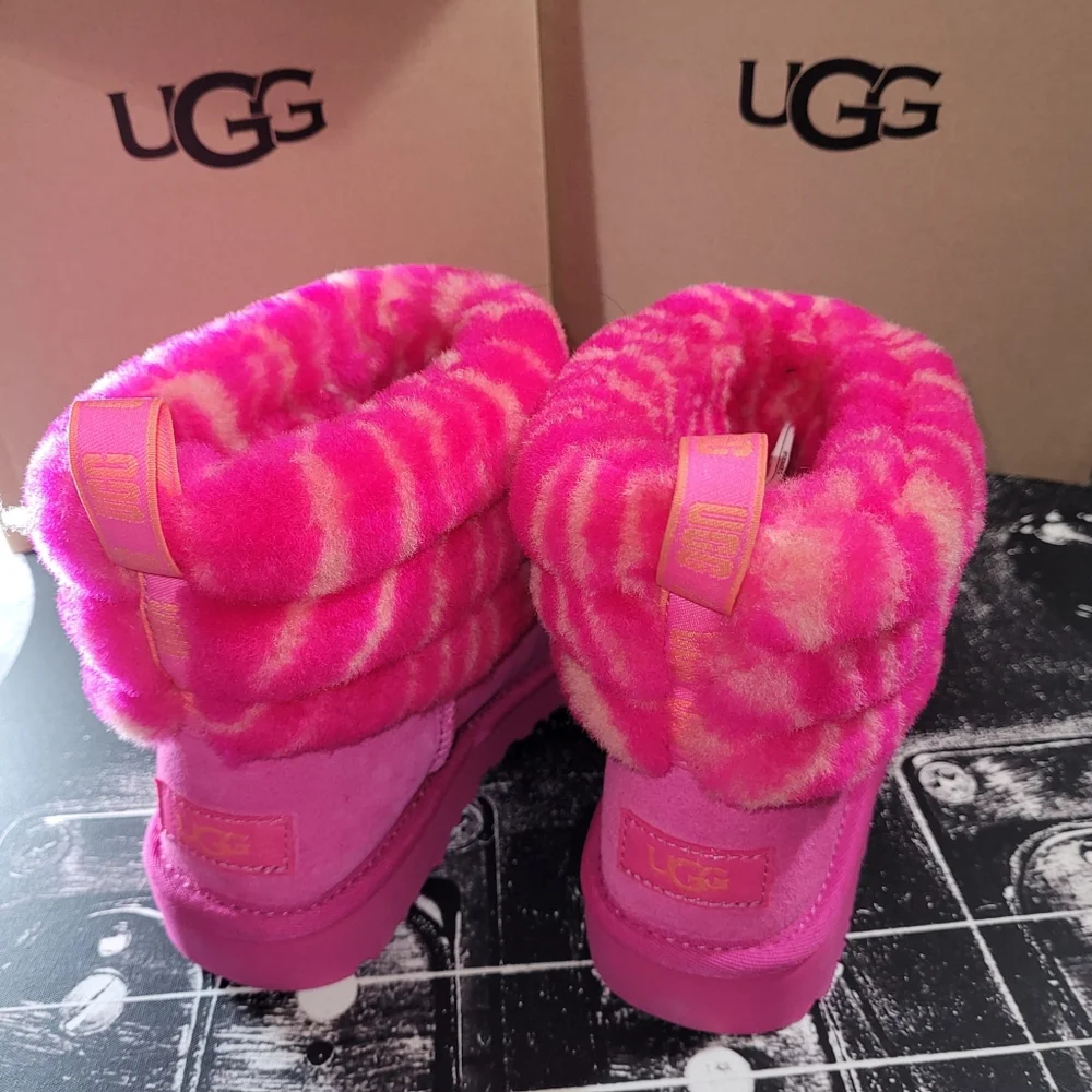 NIB UGG Fluff Mini Boot